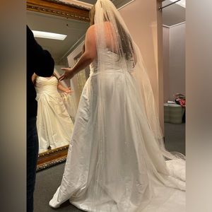 BRAND NEW Wedding Dress